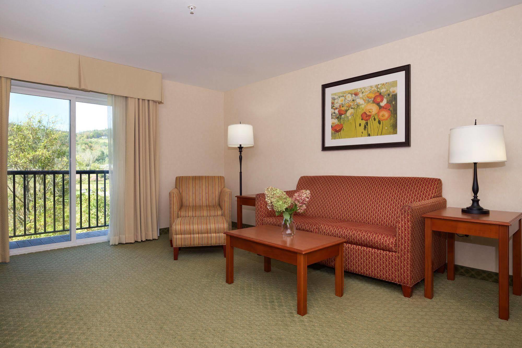 White River Inn & Suites White River Junction Ngoại thất bức ảnh