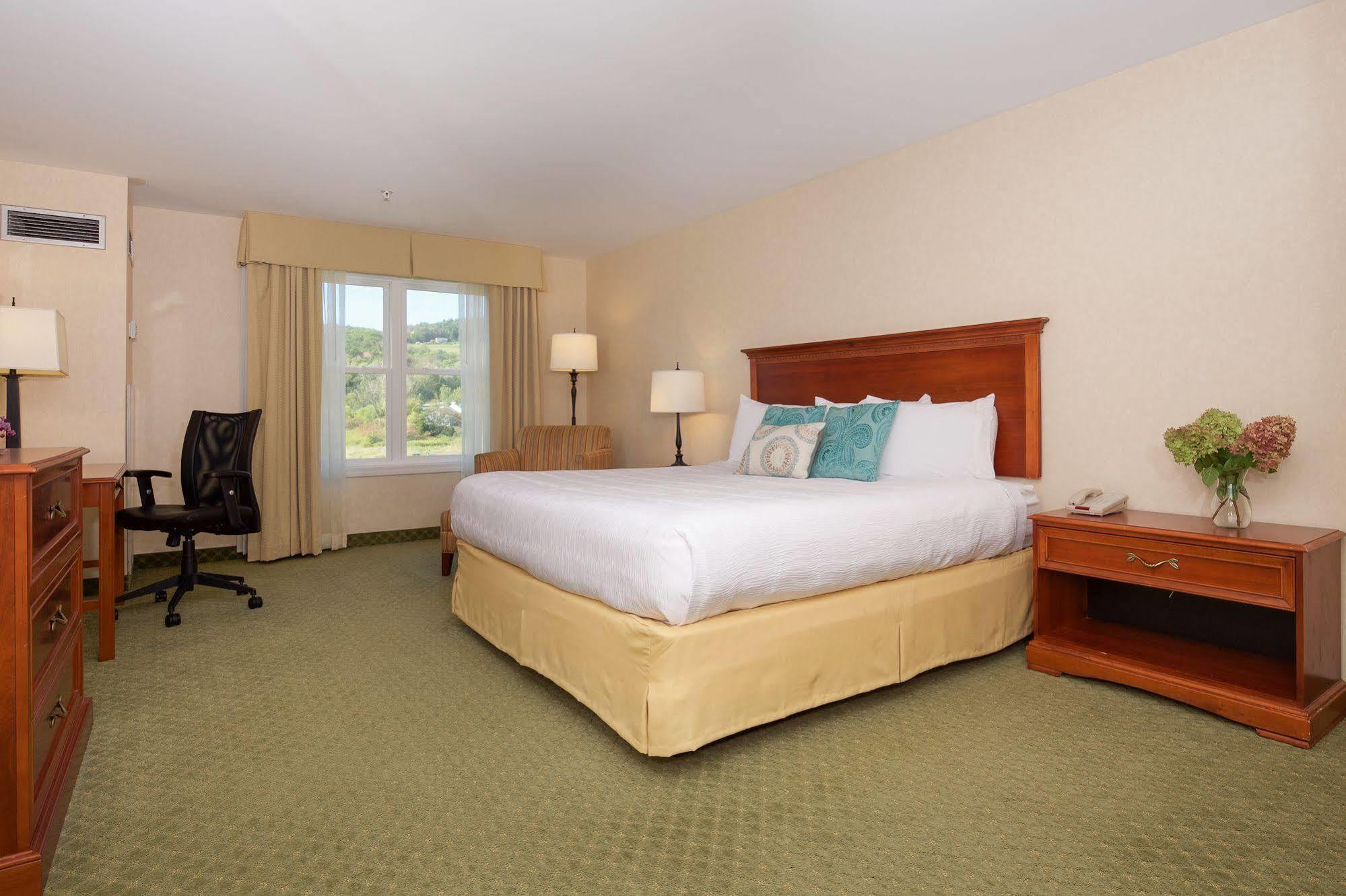 White River Inn & Suites White River Junction Ngoại thất bức ảnh